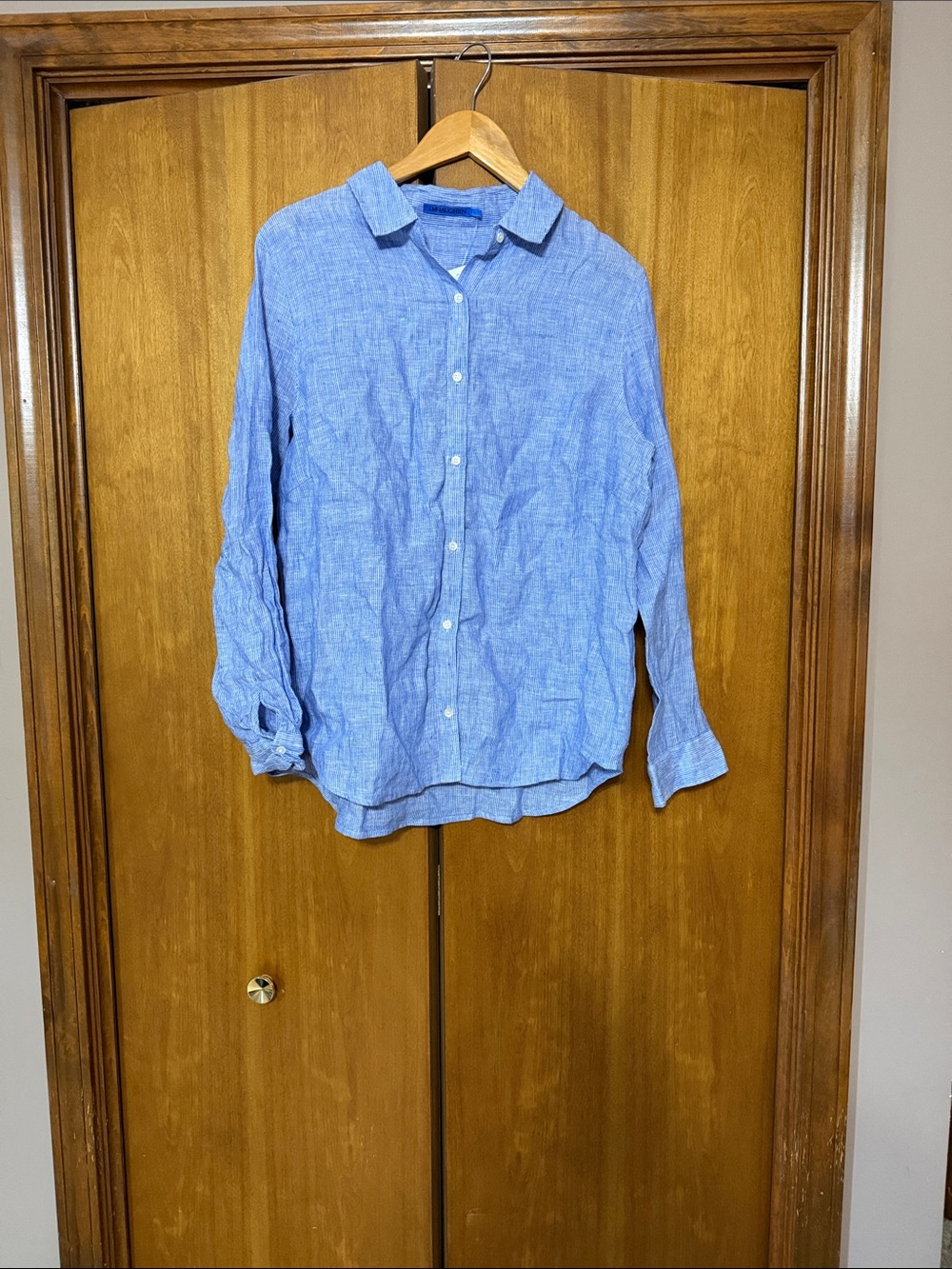 J. McLaughlin Light Blue Linen Button-Down Shirt